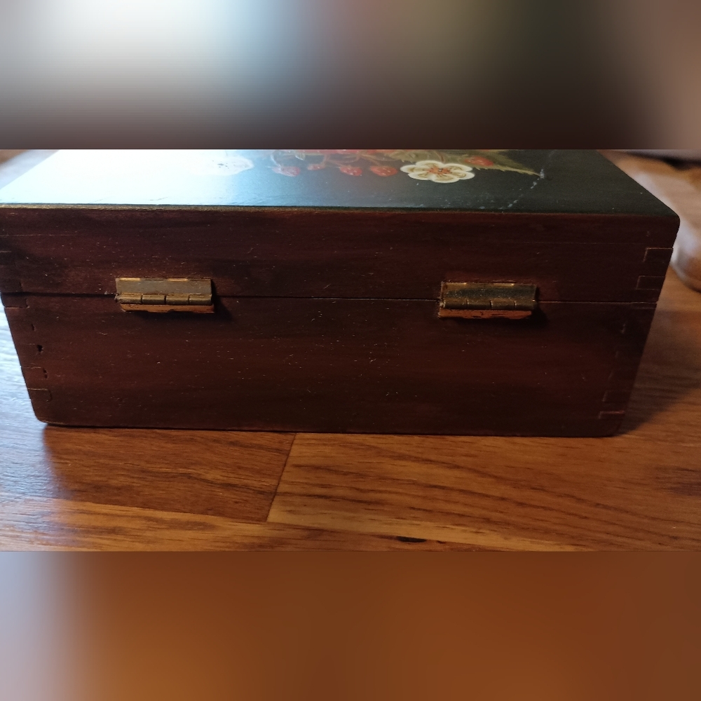 3/$15 Vintage Folk Art Hand Painted Strawberry Floral Wood Box, J. Wilkinson - Picture 5 of 11